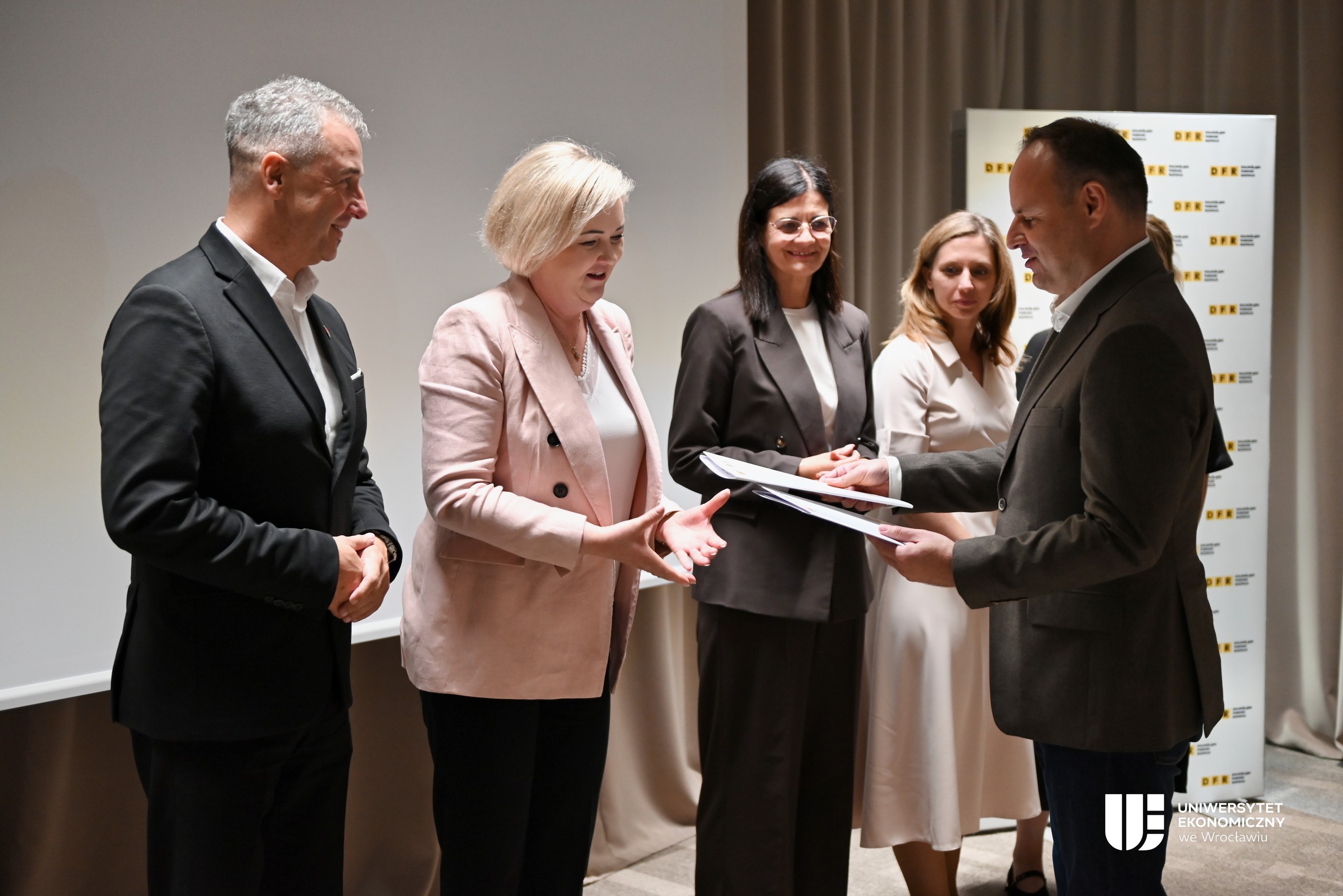 z5