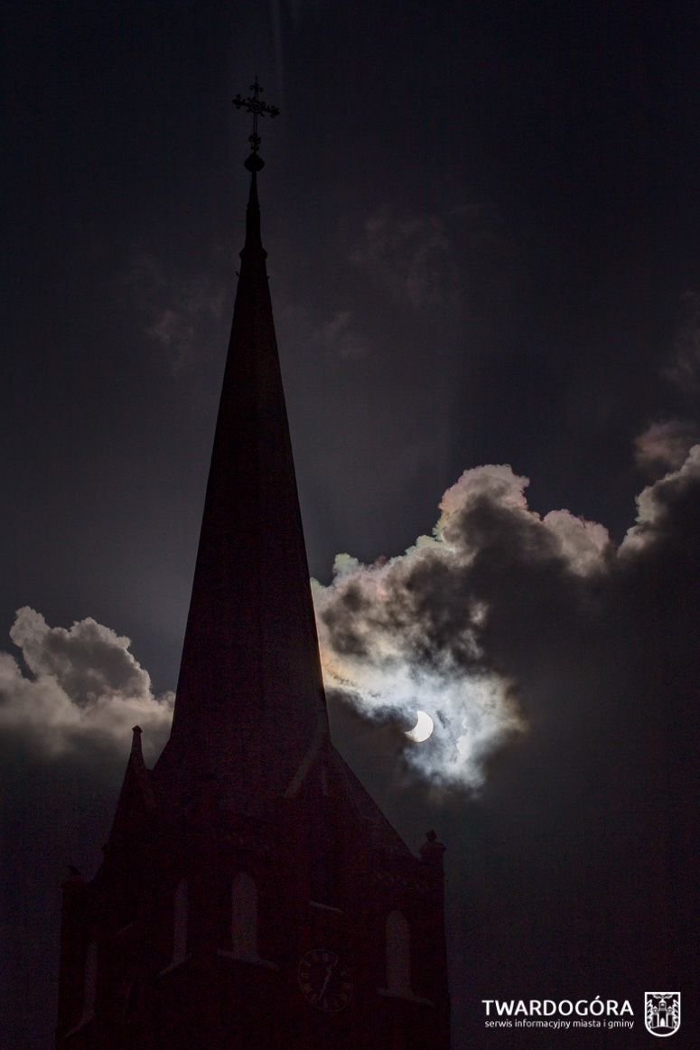 Zaćmienie Słońca nad Twardog&oacute;rą, fot. Marcin Wrześniacki